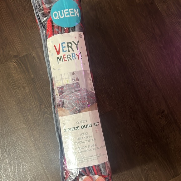 Berry Merry 3 Piece Quilt Queen Set - Picture 3 of 4